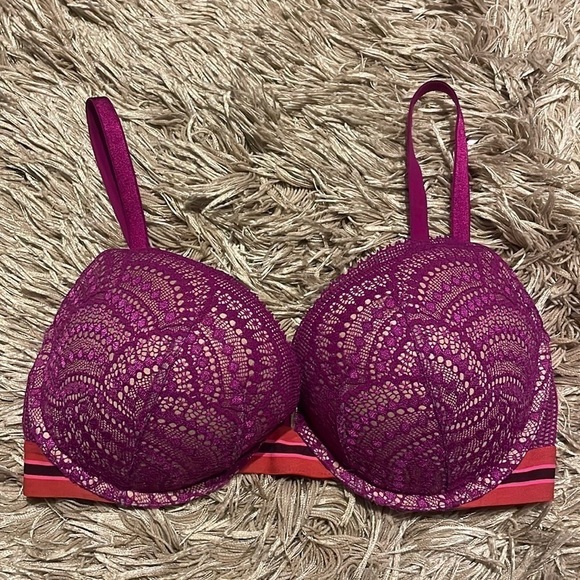 𝅺VICTORIA’S Secret 32DD Very Sexy Push Up Bra‎ - Picture 1 of 8